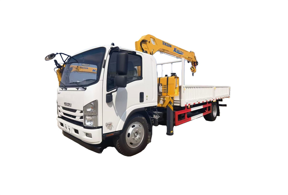 ISUZU NPR 700P ONE AND HALF CABIN TRUCK WITH XCMG 5T CRANE AND ALUMINIUM ALLOY BOARD