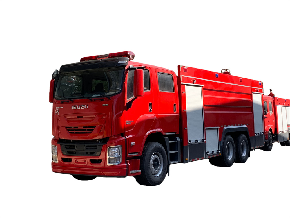 ISUZU GIGA 6_4  FIRE FIGHTING TRUCK