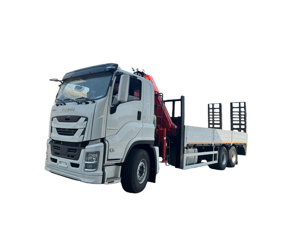 五十铃后双桥平板带折臂吊白色