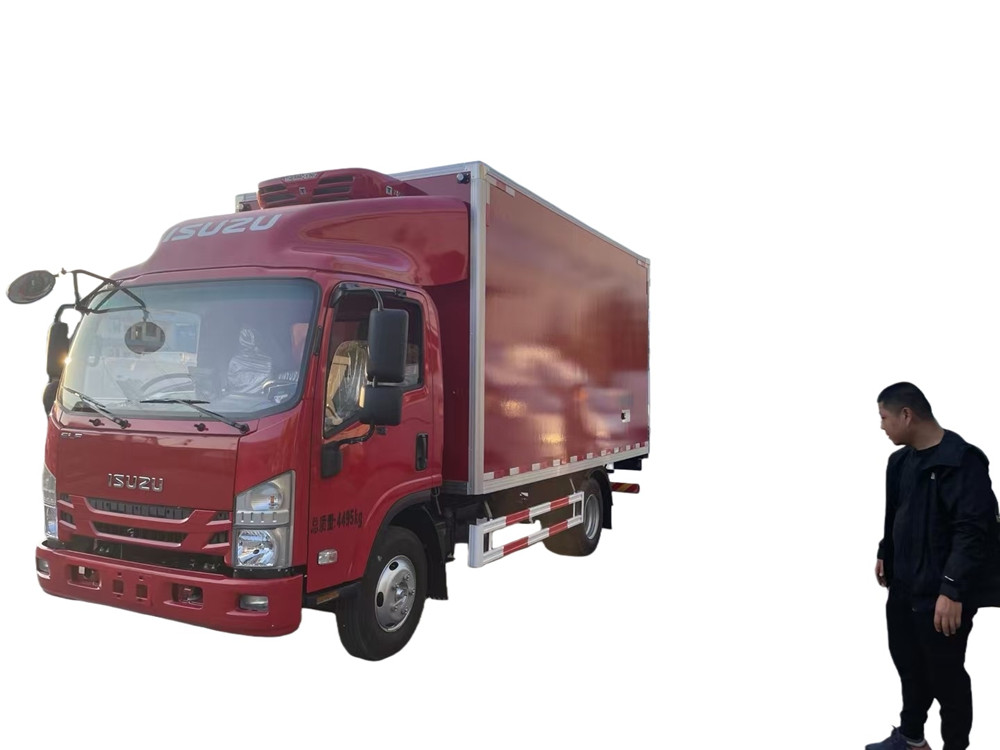 ISUZU KV100 NPR 4.2m 5T Refrigerator Truck Red Color